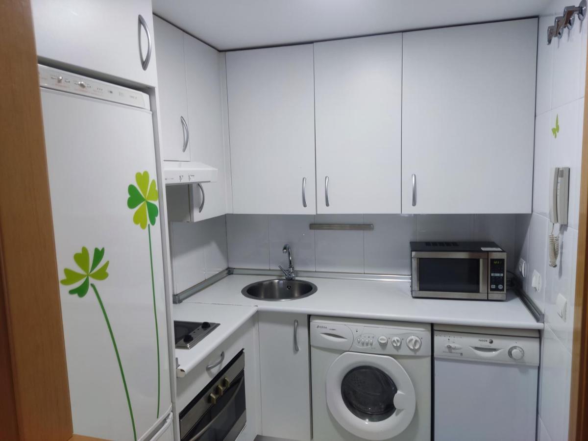Apartamento Con Aire Acondicionado Y Piscina En Las Mercedes, Cerca Del Plenilunio Y Del Aeropuerto *