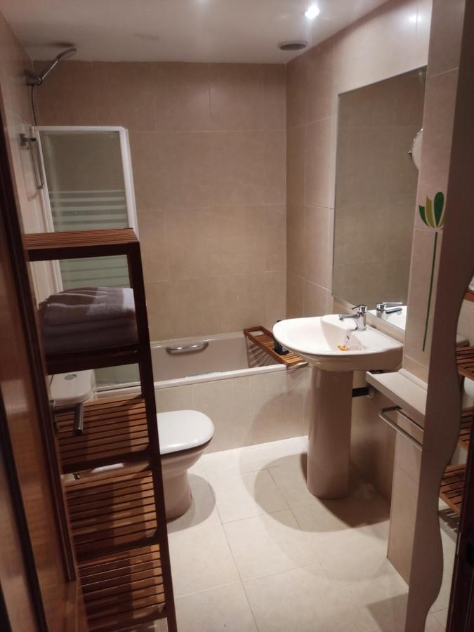 Apartamento Con Aire Acondicionado Y Piscina En Las Mercedes, Cerca Del Plenilunio Y Del Aeropuerto Madrid